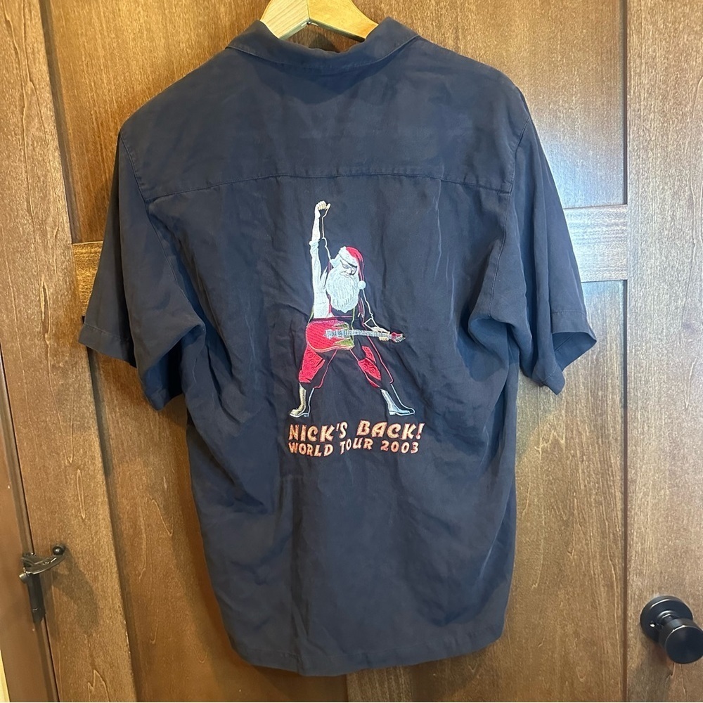 Vintage Tori Richard 100% Silk Black Shirt with Rocking Santa Detail - Picture 4 of 5
